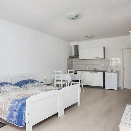 Apartament Vero-5 By Interhome